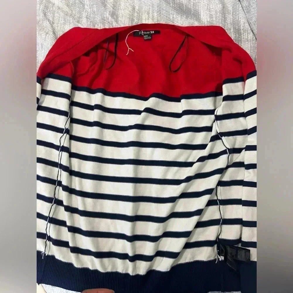FOREVER 21 CARDIGAN SWEATER RED WJITE BLUE‎ STRIPED BUTTON UP SIZE MEDIUM